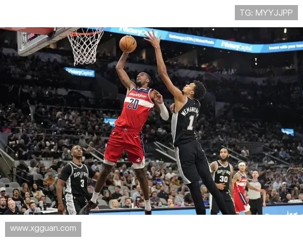 麦科勒姆奇才首秀手感冰冷三分六投全失仅得九分正负值垫底表现低迷 麦科勒姆奇才首秀手感冰冷三分六投全失仅得九分正负值垫底表现低迷