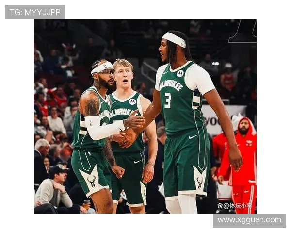 特纳首发出战31分钟贡献13分6篮板展现攻防兼备实力